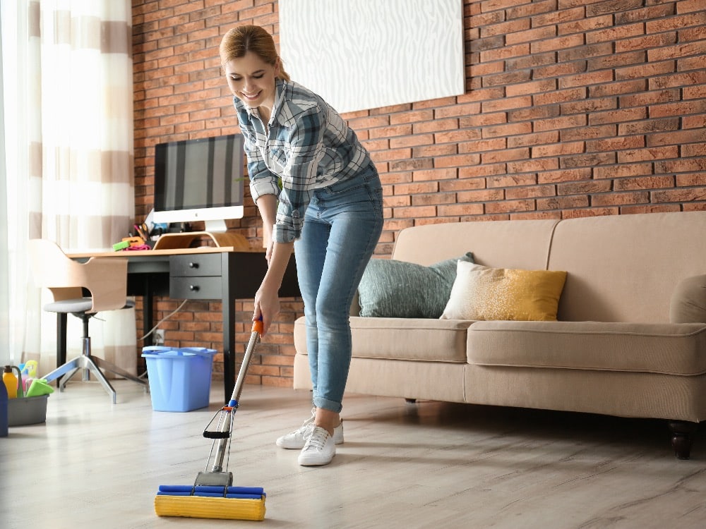 Mexican New Year's Eve Traditions - cleaning tradition